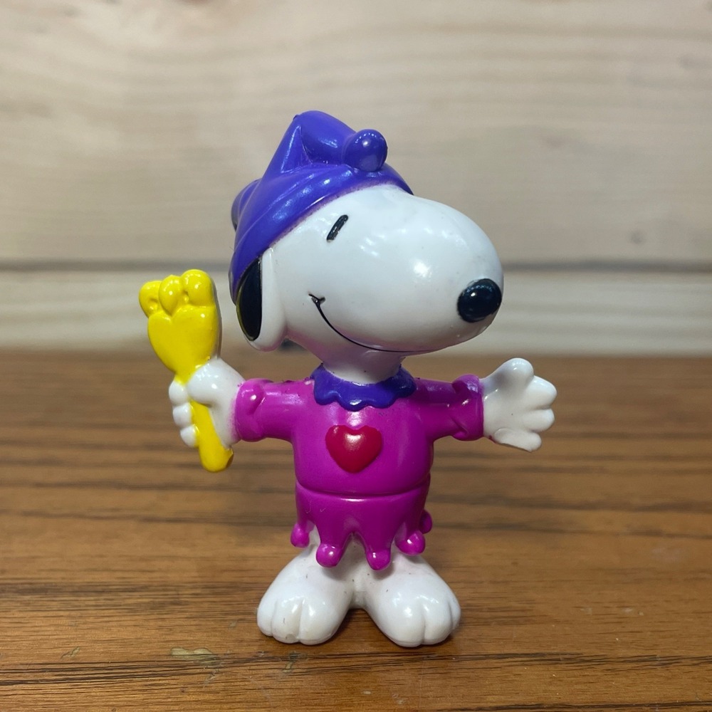 Vintage Snoopy Peanuts Valentines PVC Figurine 2.5" Whitman's Figurine Jester